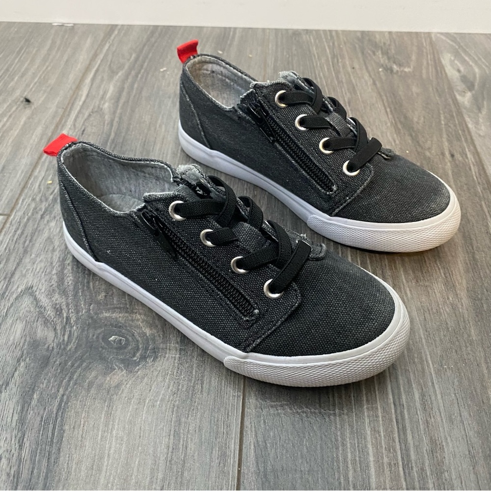🌈 Cat & Jack boys shoes size 13 - Picture 1 of 5